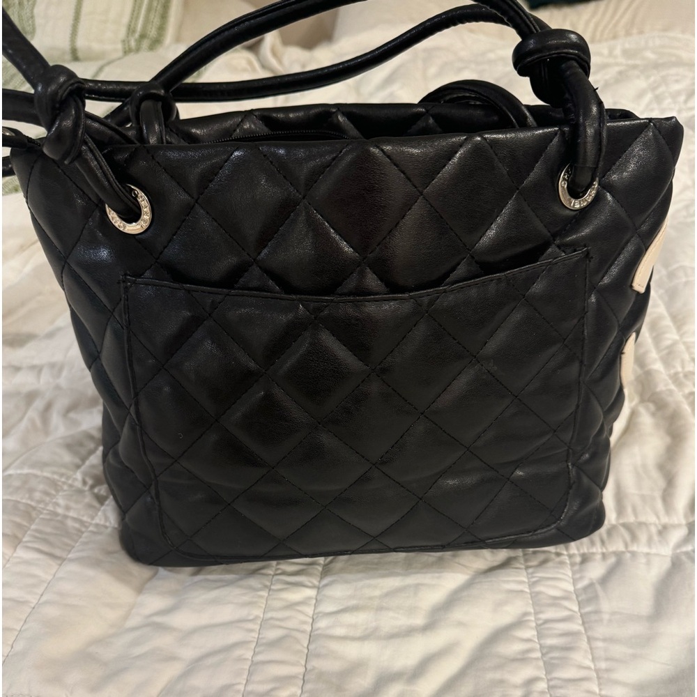 Authentic Chanel Vintage Quilted Logo Medium Tote in black leather - Picture 3 of 7